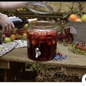 Anchor Hocking Beverage Dispenser with Lid